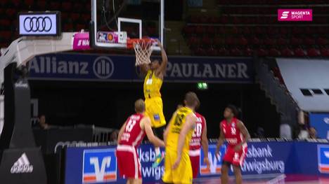 Im Abendspiel des Finalturniers der easycredit BBL starteten die MHP Riesen Ludwigsburg ein Basketball-Feuerwerk und überrollten Brose Bamberg mit 103:74.