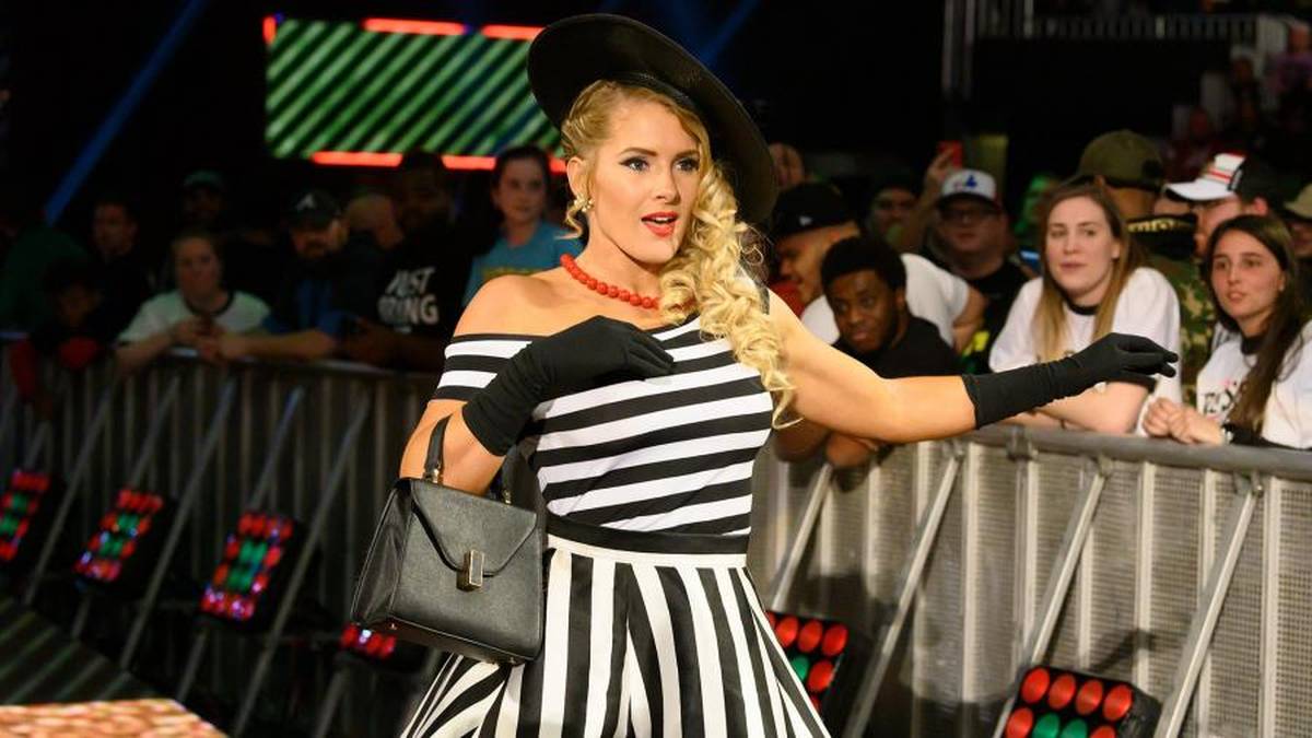 Shooting Star der WWE-Frauen 2019: LACEY EVANS. Die "Sassy Southern Belle" wurde von der Liga von Null auf fast Hundert katapultiert, als böse-charismatische Gegenspielerin von Publikumsliebling Lynch - ihr Charakter ist eine Variation der "Liberty Belle" aus der Netflix-Serie "GLOW"