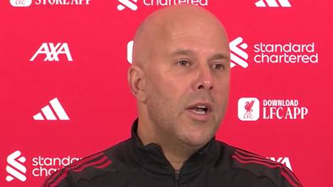 Der FC Liverpool könnte gegen Tottenham seinen 1500. Heimsieg feiern. Vor der Partie spricht Trainer Arne Slot über die hohen Erwartungen an seine Mannschaft, u. a. aufgrund der Historie.