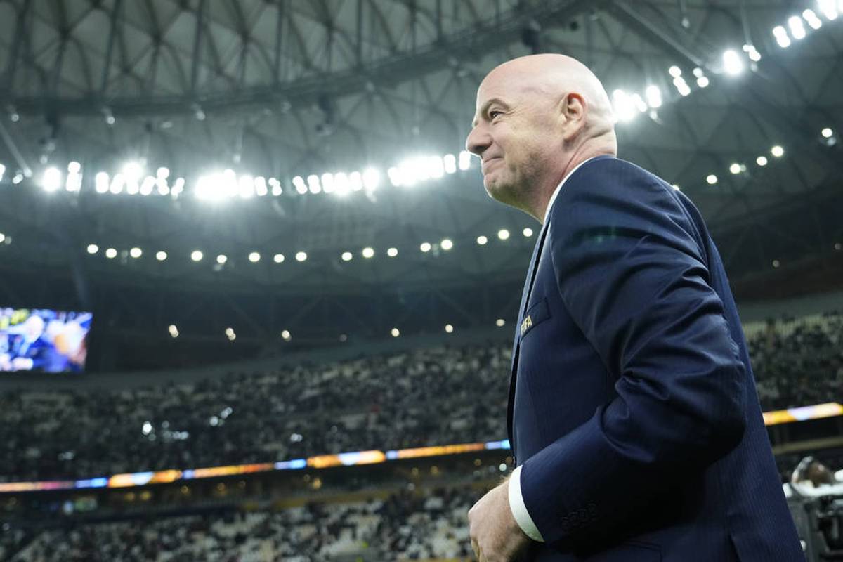 Infantino gratuliert dem FC Bayern