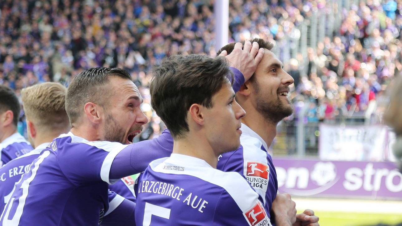 Furioser Start lässt Aue jubeln