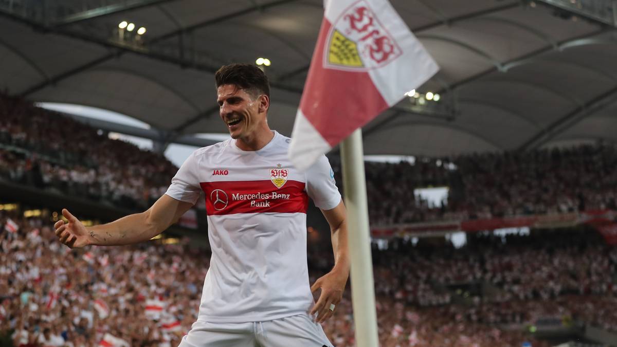 MARIO GOMEZ: Der Stuttgart-Stürmer ist bei vielen Fans auch als Tor-ero bekannt. Aufgrund seiner spanischen Wurzeln feiert er seine Treffer im Stile eines Stierkämpfers, eines Toreros