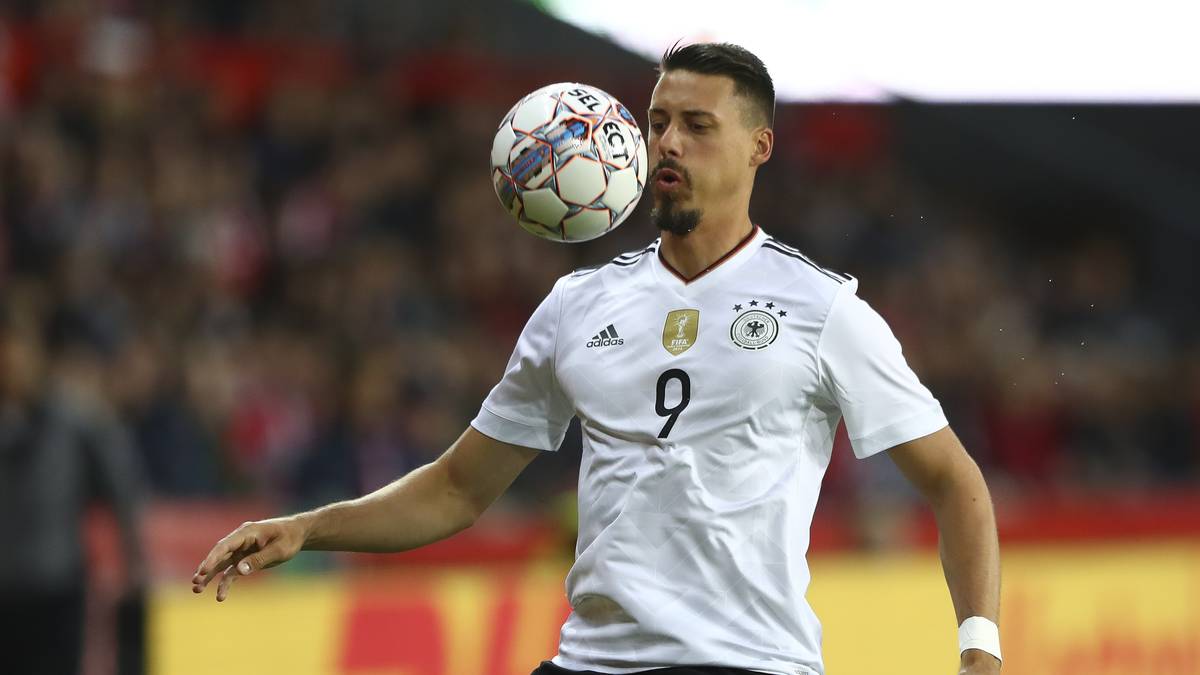 SANDRO WAGNER: Eine charmante Notlösung, die im vergangenen Jahr schon mal im Gespräch war. Der Hoffenheimer sieht sich bekanntermaßen als besten Stürmer Deutschlands. Gehört der nicht irgendwo automatisch nach München? Als Backup für Lewandowski sicher nicht die schlechteste Wahl