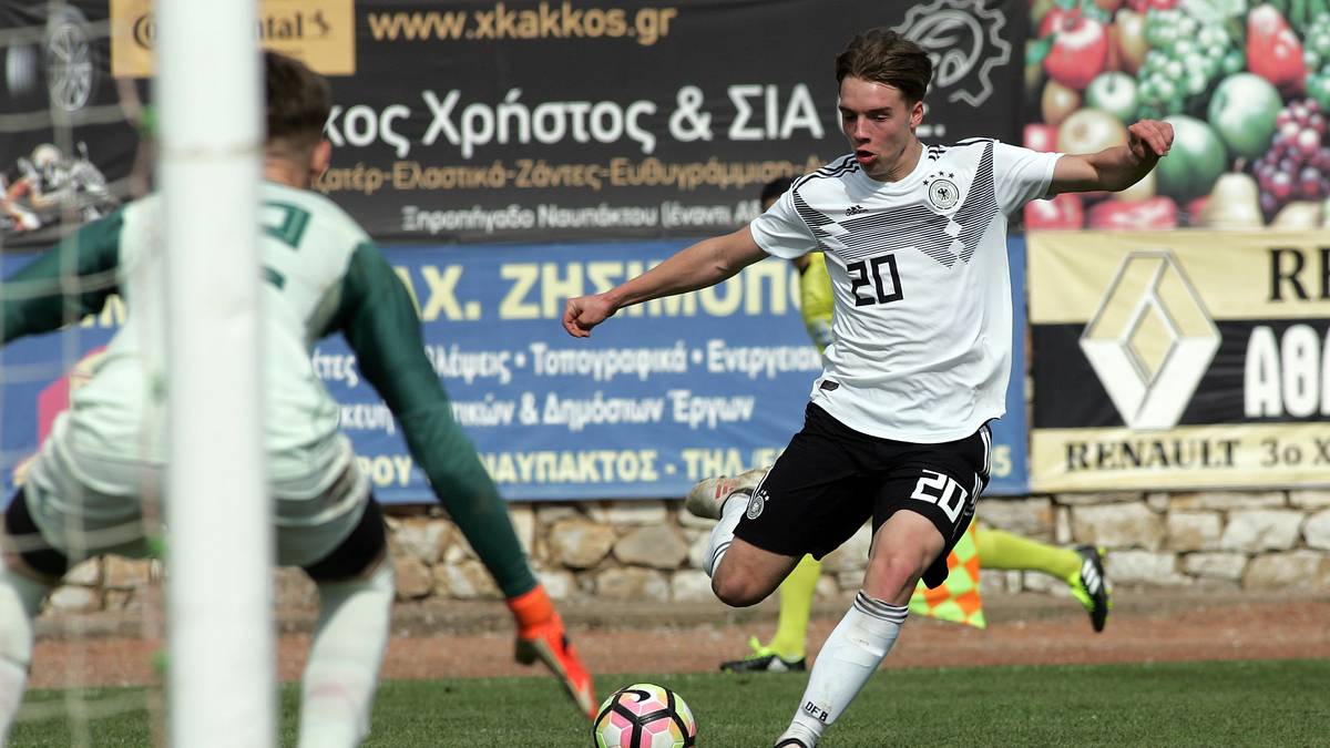 LENNY BORGES: Sein Kumpel aus dem HSV-Internat hat den Sprung zu den Profis schon geschafft: Jan-Fiete Arp. Davon träumt auch der 17-jährige Borges, der beim HSV in der U17 als Rechtsverteidiger durchstarten will. Dort überzeugte er mit Torjägerqualitäten (6 Treffer in 21 Spielen der Junioren-Bundesliga)