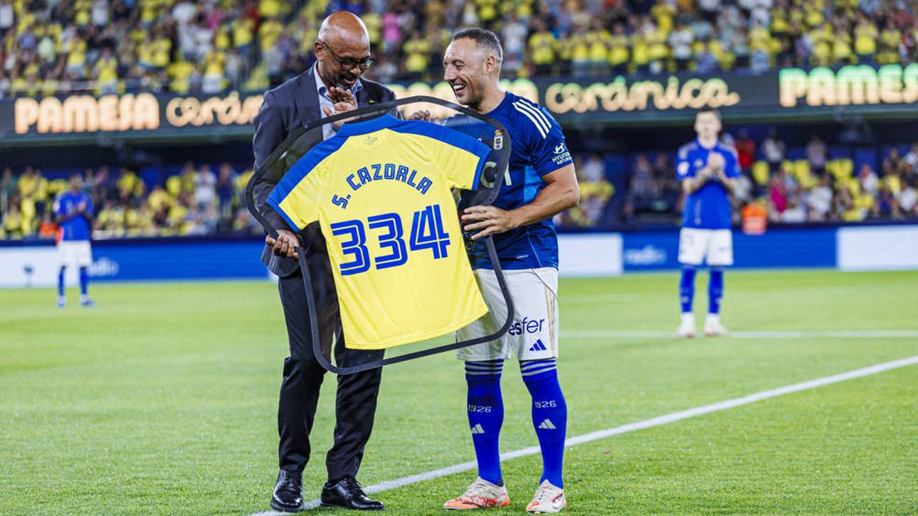 Santi Cazorla wurde vor dem Spiel geehrt
