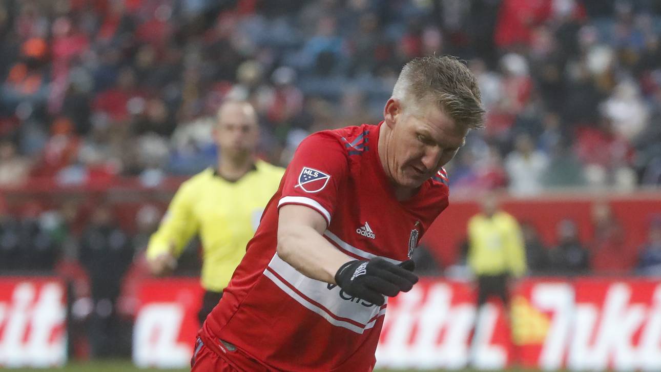 Schweinsteiger trifft bei Remis