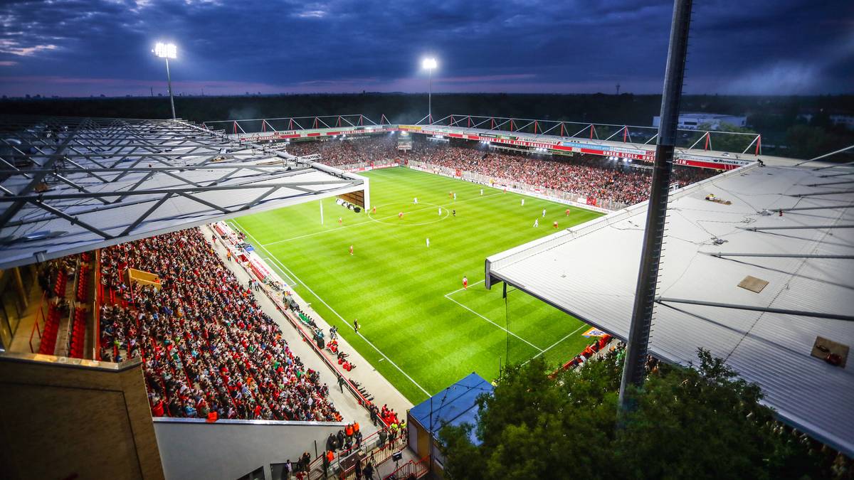 PLATZ 21: 2. Bundesliga, Sport: Fußball, Land: Deutschland, Saison: 2015/16, Teams: 18, Spiele: 306, Zuschauer total:	5.861.328, Zuschauer im Schnitt: 19.155