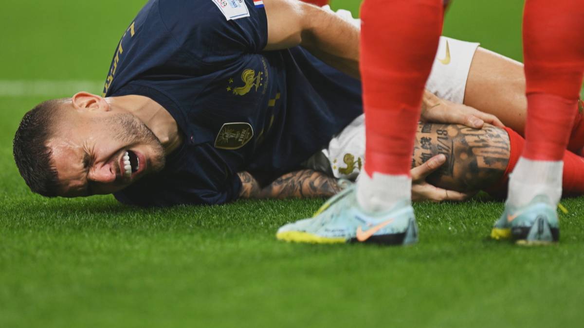 Frankreich feiert zum Auftakt der WM in Katar einen souveränen 4:1 Sieg gegen Australien. Der Sieg wurde allerdings von der Verletzung von Lucas Hernández überschattet.
