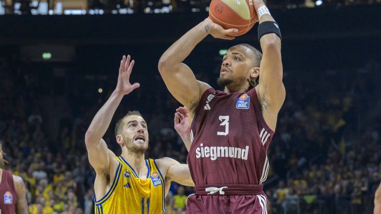 Edwards überragt: FC Bayern holt in Berlin das Double