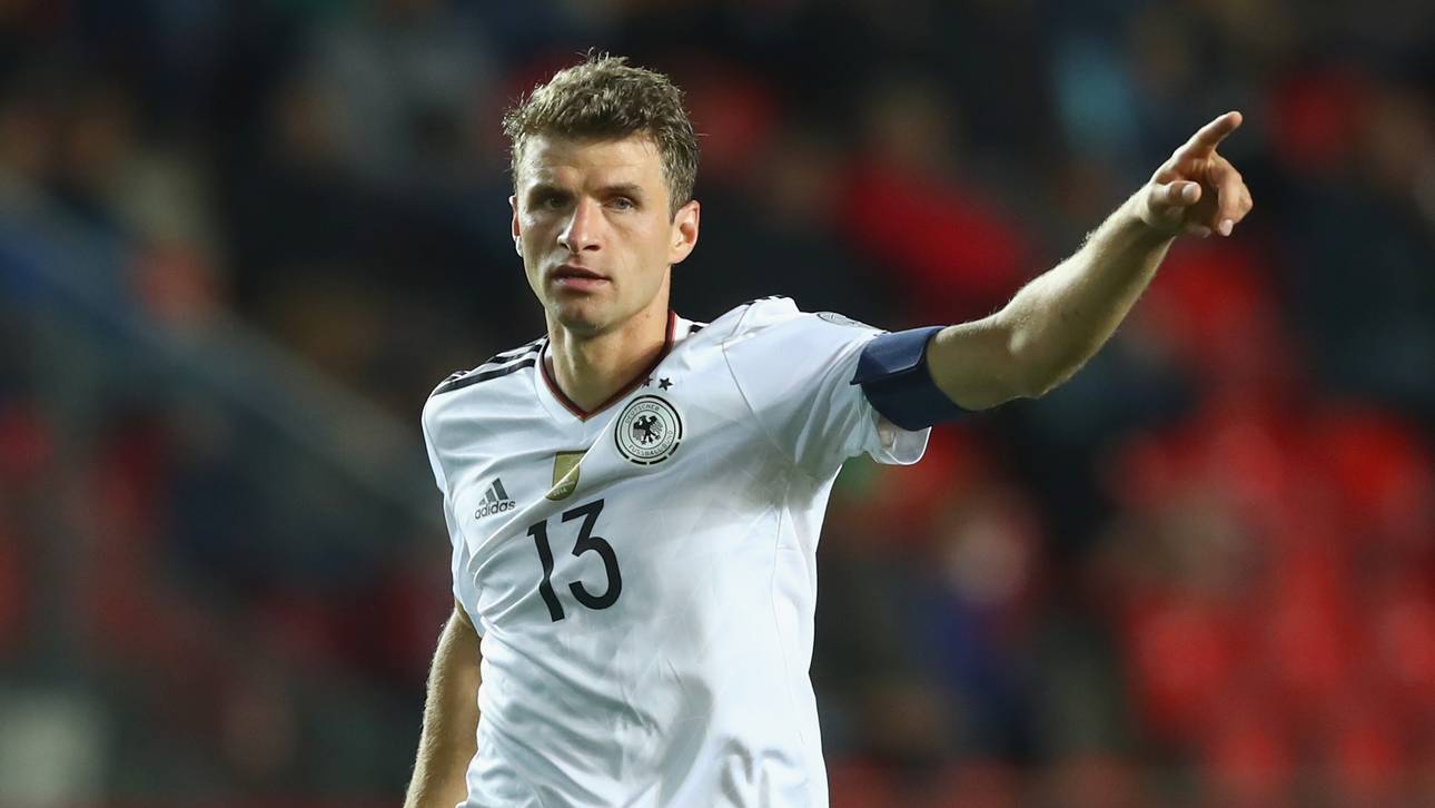 Müller lässt Kahn hinter sich