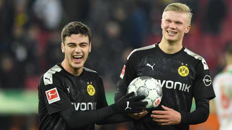 Erling Haaland beantwortet in einem Q&A bei Twitter Fan-Fragen. Dabei prophezeit der Norweger seinem jüngeren Teamkollegen eine große Zukunft.