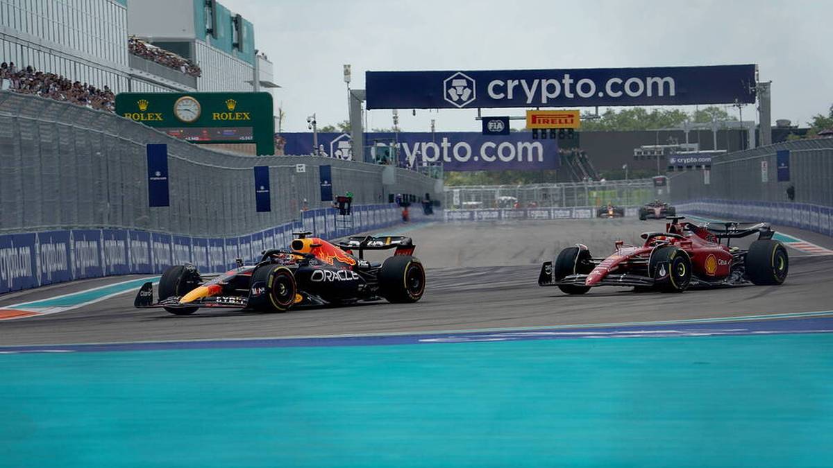 Verstappen und Leclerc liefern sich ein packendes Duell