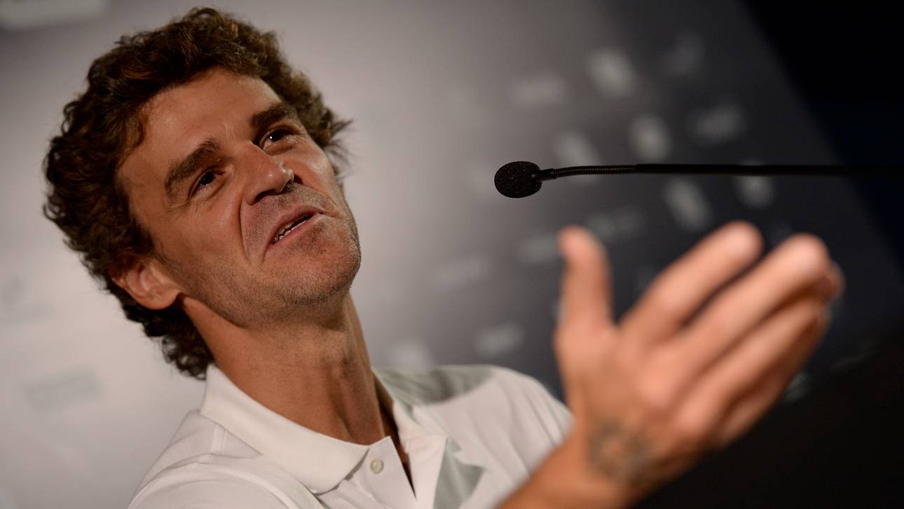 Kuerten sticht Fußball-Stars aus