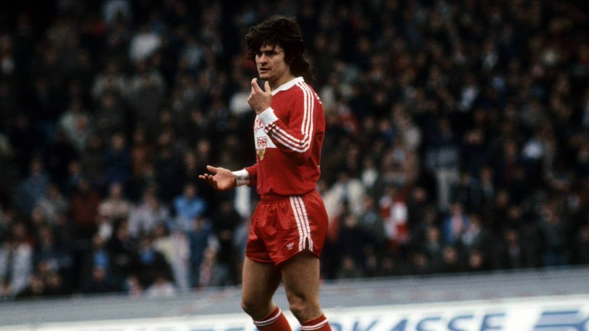 PLATZ 16: DIDIER SIX (59 Einsätze) - Von 1981 bis 1983 spielte der Stürmer für den VfB Stuttgart und erzielte 23 Treffer. Zehn Jahre später lief er zudem noch in der 2. Liga für den VfB Leipzig auf.