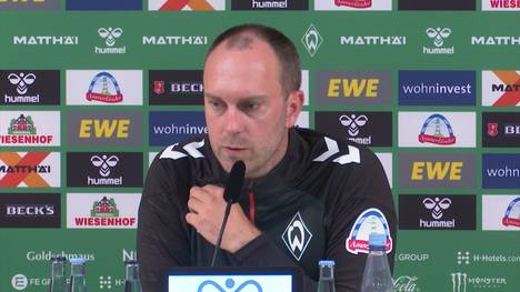 Werder Bremen hat seinen Trainingsauftakt vor der neuen Bundesligasaison absolviert. Auf der ersten Pressekonferenz erklärt Ole Werner unter anderem, warum man Keke Topp verpflichtet hat. 