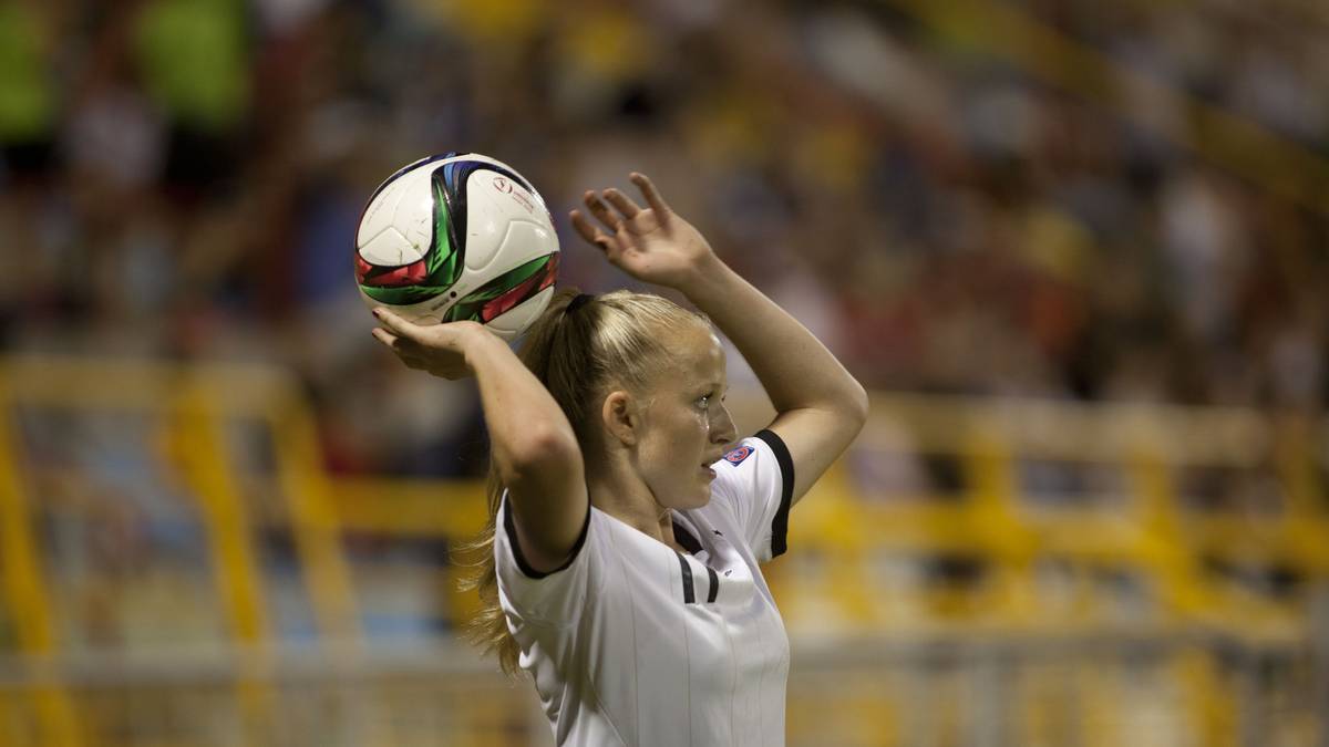 LEA SCHÜLLER (21/Deutschland): 13 Einsätze, acht Tore - die Länderspiel-Bilanz der Angreiferin spricht schon mal für sich. Vier dieser Treffer erzielte sie alleine im ersten Spiel unter Interimstrainer Horst Hrubesch, als die DFB-Auswahl 4:0 gegen Tschechien gewann