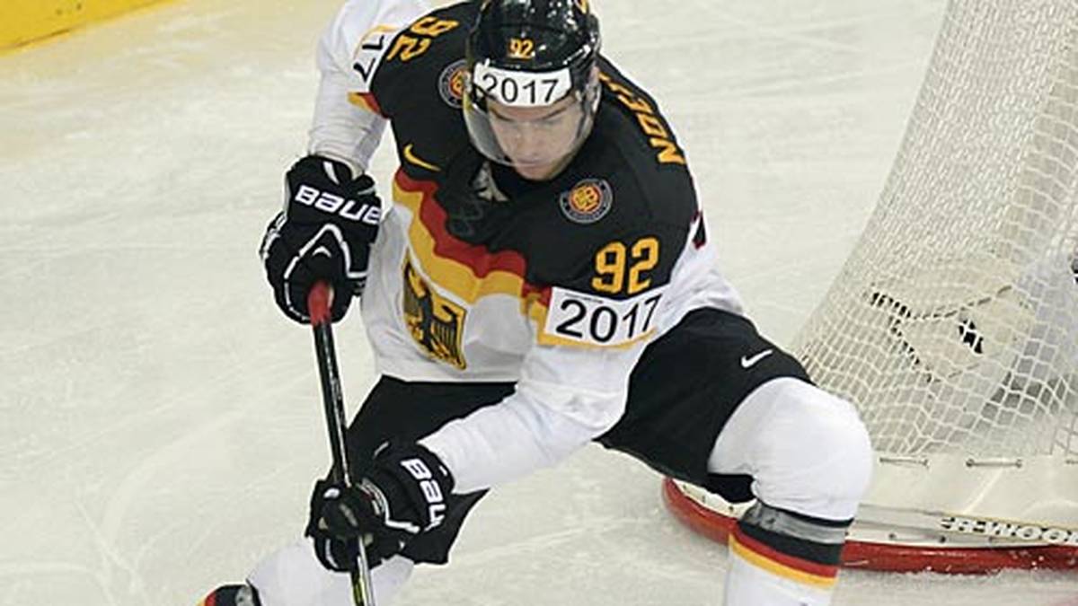 MARCEL NOEBELS (Eisbären Berlin): Gönnt sich nach der verlorenen Finalserie in der DEL keine Pause und geht für den DEB aufs Eis. Wird 2011 von den Philadelphia Flyers gedraftet, zum Durchbruch in der NHL reicht aber nicht. Zählt mit seiner vierten WM-Teilnahme zu den Erfahrenen