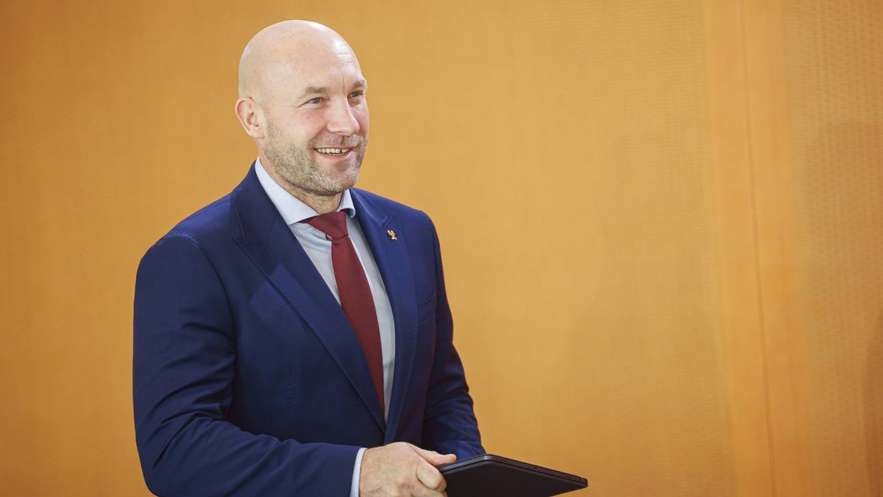 Rauhe lobt gesellschaftliches Engagement der DFB-Stiftungen