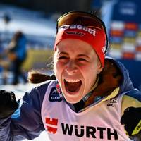 Skilanglauf-Olympiasiegerin Katharina Hennig beendet ihren herausragenden WM-Winter mit dem fünften Podestplatz der Weltcupsaison.