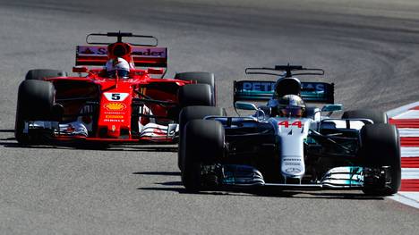 Lewis Hamilton (r.) und Sebastian Vettel lieferten sich 2017 einen packenden Kampf