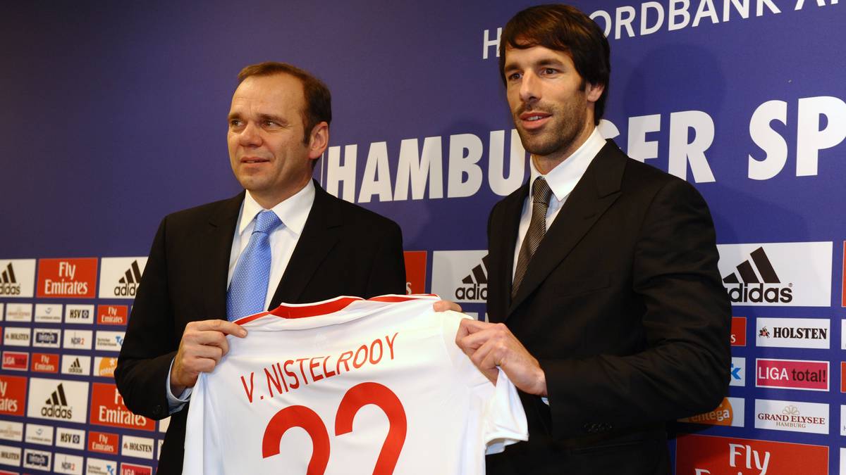 PLATZ 5 - RUUD VAN NISTELROOY: Ein weiterer ganz großer Name, der sich im Winter einem Bundesligisten anschließt: Ruud van Nistelrooy, zuvor Torjäger in Diensten von Manchester United und Real Madrid, wechselt 2010 ablösefrei zum HSV. Immerhin zwölf Tore in 36 Bundesligaspielen steuert der Niederländer für die Hamburger bei, seine größten Zeiten hat van Nistelrooy aber schon hinter sich