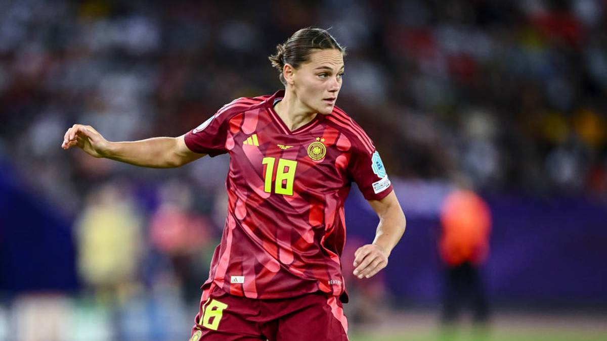 Ist eine Spätstarterin und feierte ihr Debüt im Nationalteam erst mit 26 Jahren, was bittere Gründe hatte. Als Teenagerin brach sich Giovanna Hoffmann das Wadenbein, litt anschließend unter hartnäckigen Hüftschmerzen und riss sich 2020 das Kreuzband. 