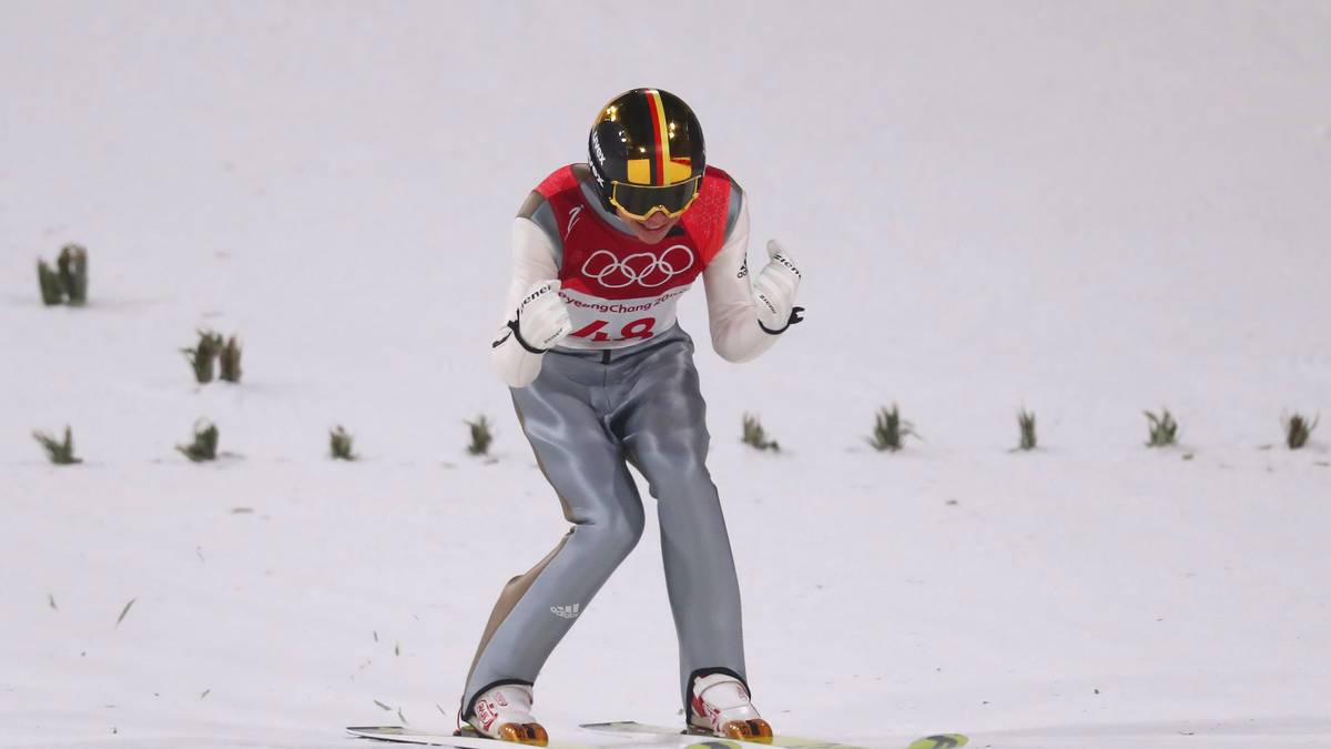 Mit nur 22 Jahren holt Wellinger als erster DSV-Adler der Geschichte drei Olympia-Medaillen in einem Jahr - und stellt den Rekord von Jens Weißflog ein: Beide haben in allen drei olympischen Wettbewerben Edelmetall geholt