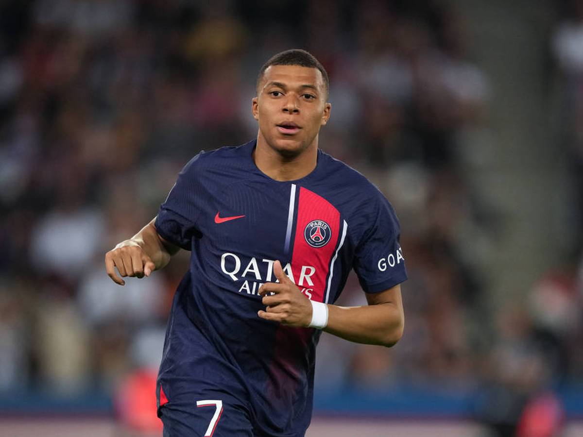 Килиан мбаппе фото. Статистика мбаппе за реал. Мбаппе крутые фото. Mbappe real madrid 2024. Мбаппе и винисиус.