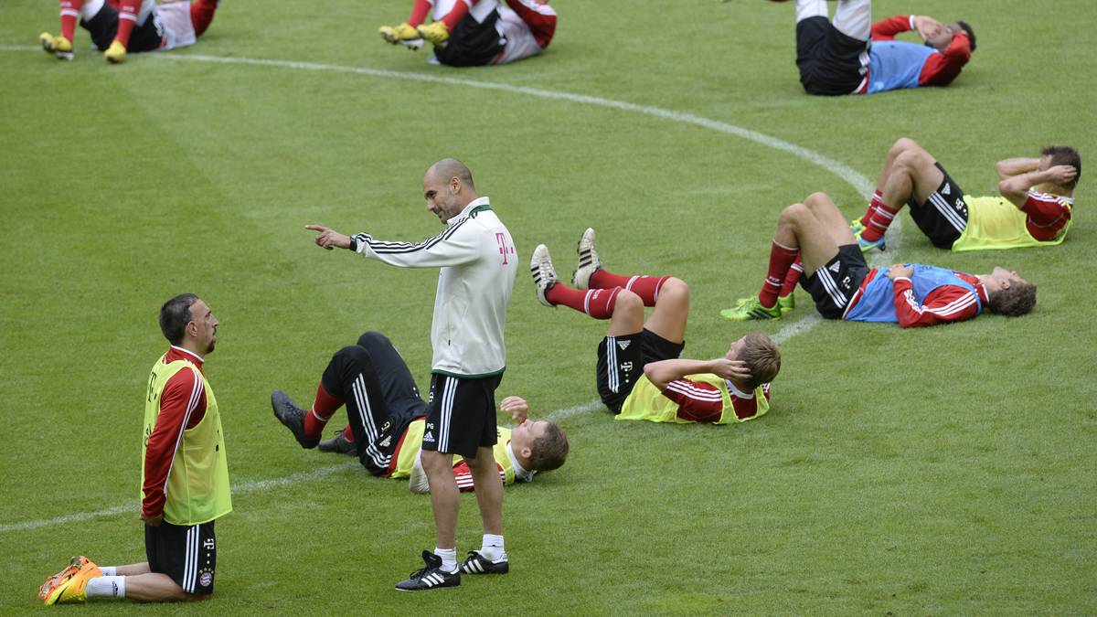 26. Juni 2013: Erstes Training unter Pep: "Ich bin hier, um euch zu unterstützen. Ich werde euch helfen, euch noch ein bisschen besser zu machen."