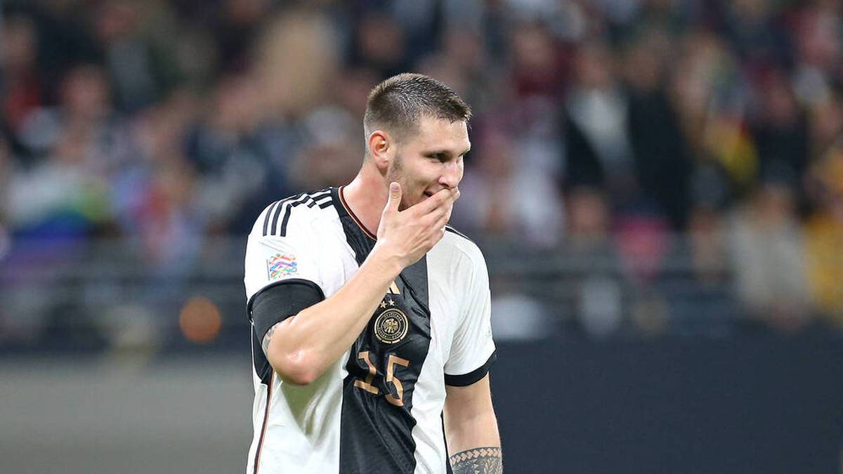 15 - NIKLAS SÜLE (Borussia Dortmund): 27 Jahre, 42 Länderspiele/ein Tor