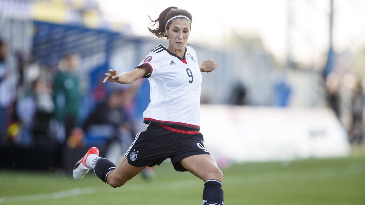 SARA DOORSOUN: Doorsoun steht beim VfL Wolfsburg unter Vertrag. Seit ihrem Debüt im März 2016 kommt die Defensiv-Allrounderin auf 24 Länderspiele