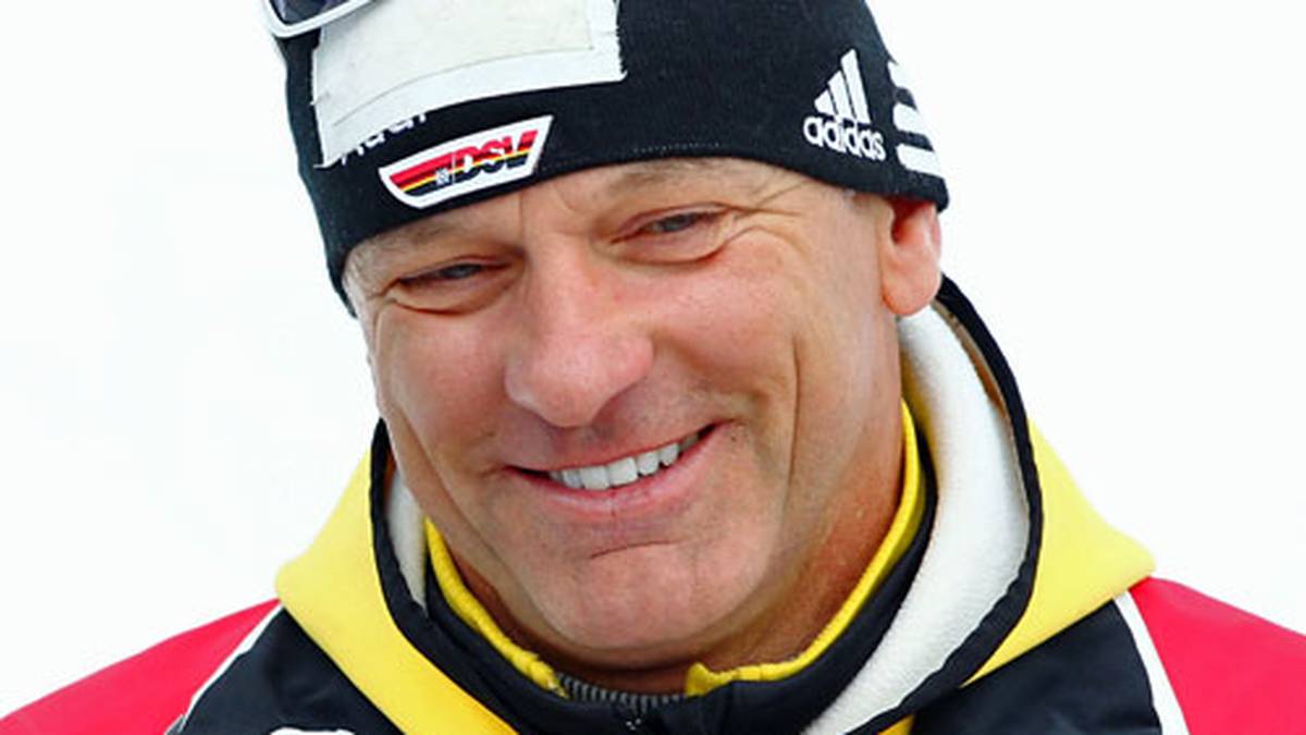 Alpin-Boss Wolfgang Maier redet das Debakel anschließend schön. "Wir sind", behauptet Maier, "keine Null-Medaillen-Nation, wir haben über zehn Podien im Weltcup, drei verschiedene Weltcupsieger bei den Männern, was es in der Historie des DSV nie gegeben hat". Viel habe auch mit Pech zu tun