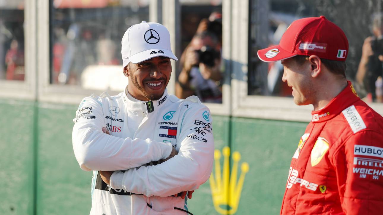 Ferrari-Debakel: Hamilton stichelt