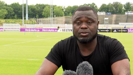 Der FC Schalke 04 kam in der Rückrunde wieder zurück in die Spur, konnte den Abstieg aber nicht mehr verhindern. Diesen Schwung will Gerald Asamoah mitnehmen und direkt wieder aufsteigen.