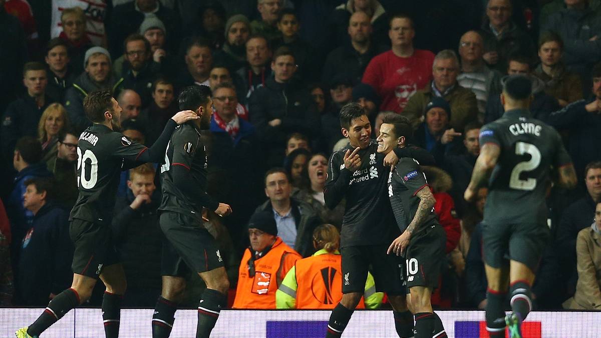 Noch vor der Halbzeit fällt der Ausgleich für Liverpool. Philippe Coutinho trifft nach einem traumhaften Solo mit einem hinreißenden Lupfer