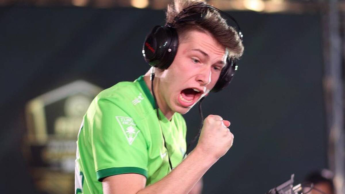 1. Timo "TimoX" Siep: Auch wenn der VfL Wolfsburg-Profi bei nationalen Turnieren seinen Ambitionen nicht gerecht werden konnte, hat er vor allem bei FUT Champions in Berlin spektakulär aufgespielt und wurde PS4-Vizeweltmeister. Gegen Shellzz verlor er extrem unglücklich und hätte ansonsten vielleicht sogar den Titel geholt. Das wird beim FIWC sein Ziel sein.