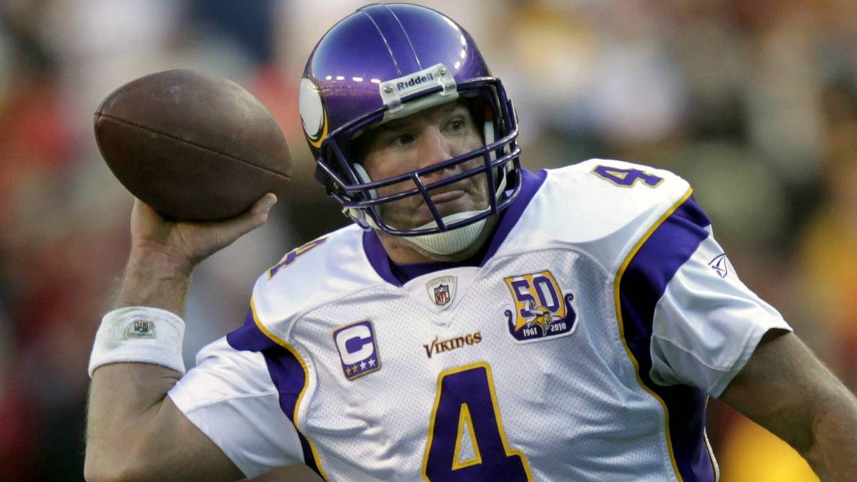 Der Quarterback der Minnesota Vikings ließ sich auch 2010 trotz einer schweren Lungenentzündung nicht aufhalten. Mit hohem Fieber führte er seine Vikings zum Sieg und schaffte sogar einen 10-Yard-Scramble für einen entscheidenden First Down. "Das waren nur zehn, wirklich? Hat sich eher wie 50 angefühlt", sagte der heisere Favre nach der Partie bei "ESPN"