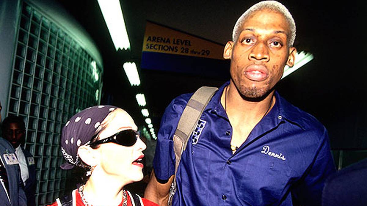 1994 unterhält er mit Madonna eine kurze Affäre und behauptet später die Sängerin hätte gegen seinen Willen versucht schwanger zu werden