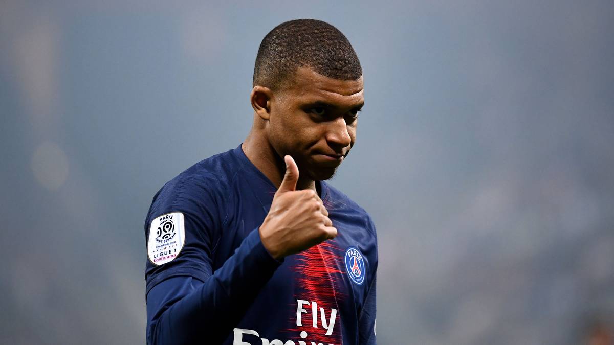 KYLIAN MBAPPÉ: Der erst 20-Jährige beeindruckte in der vergangenen Saison der Ligue 1 einmal mehr mit fabelhaften Zahlen. Für seine 33 Tore brauchte der Weltmeister nur 29 Spiele. Der Zweite der Torschützenliste in Frankreich kam auf 22 Treffer...