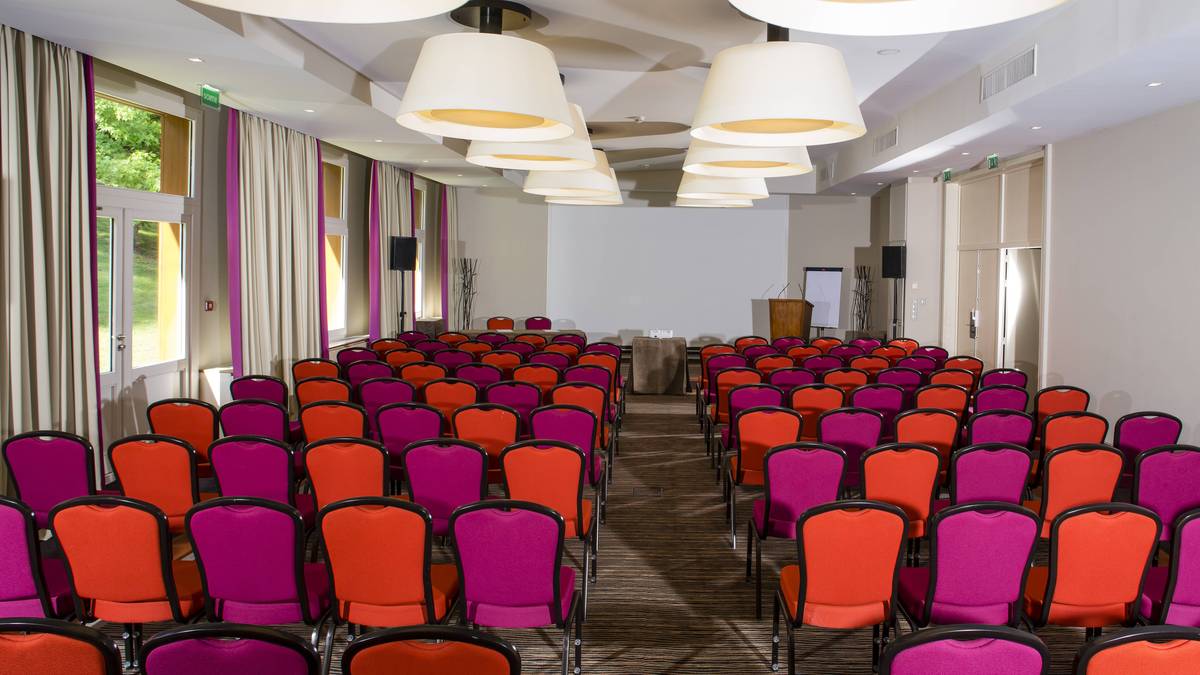 Für Besprechungen und Videoanalysen stehen im Hotel mehrere Säle zur Verfügung