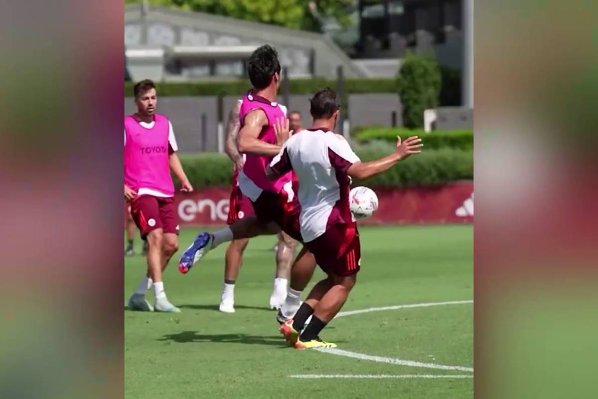 Direkt in seinem ersten Training bei der AS Rom zaubert Mats Hummels auf und begeistert seine Teamkollegen mit seinem ersten Tor. 