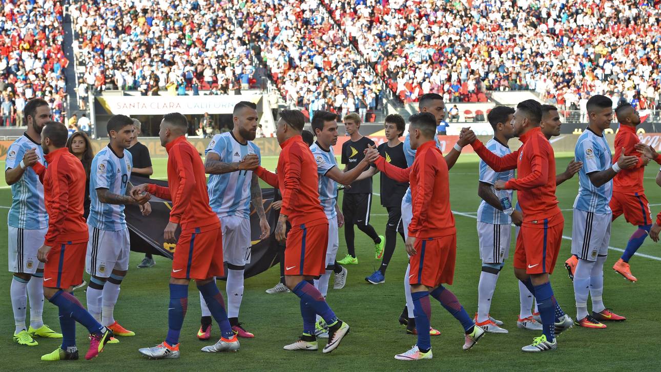 Pitbull-Song crasht Chiles Hymne