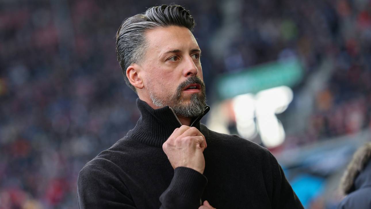 Augsburg-Trainer Sandro Wagner spürt weiterhin die Rückendeckung des Vereins