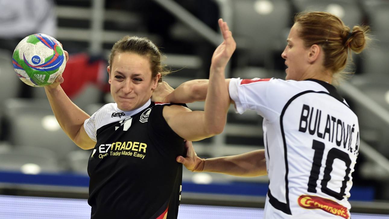 Kerstin Wohlbold-Andjela Bulatovic-HANDBALL-EUR-WOMEN-GERMANY-MONTENEGRO