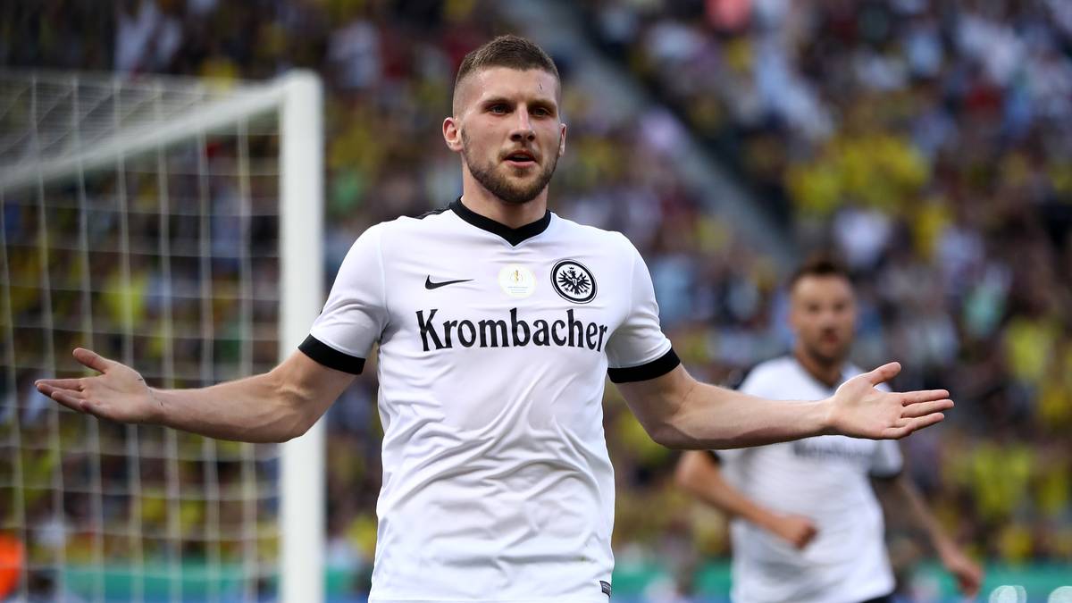 ANTE REBIC: Eins der besten Spiel des Kroaten im Eintracht-Dress. Vor allem in der ersten Halbzeit ein ständiger Gefahrenherd auf der linken Seite. Beim 1:1 cool. Baute in der zweiten Halbzeit aber ab. SPORT1-Note 2,5