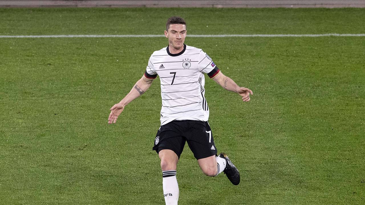 Transfermarkt: Robin Gosens bald an der Seite von Lionel Messi bei Barcelona?