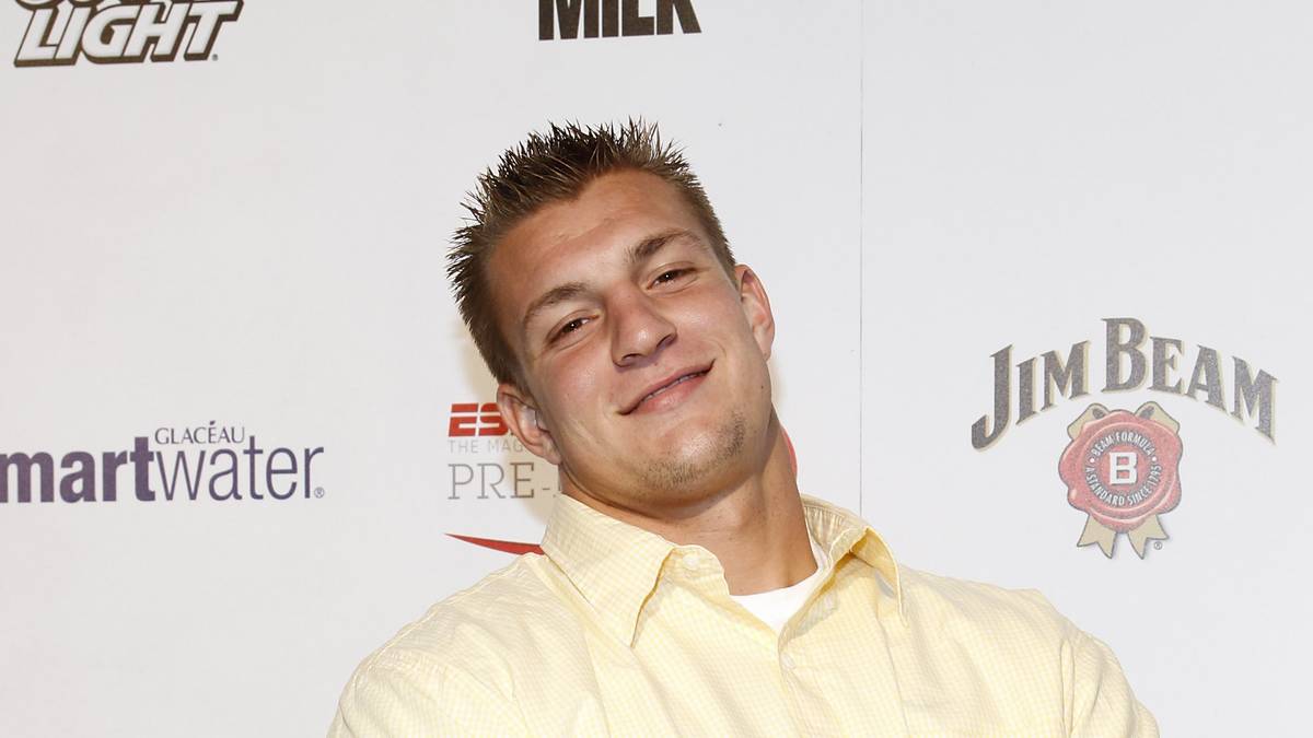Während Gronkowski an der High School noch Basketball, American Football und Baseball spielte, entschied er sich am College für Football als Sportart - und das mit Erfolg. Gleich in seinem ersten Jahr bei den Arizona Wildcats wurde er von zwei US-Portalen zum besten Freshman gewählt