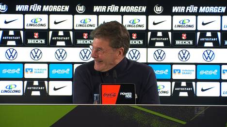 Dieter Hecking schaut das Viertelfinale des VfL Wolfsburg im DFB-Pokal mit Wohlwollen - und bekommt gar noch süße Worte von Wölfte-Trainer Ralph Hasenhüttl.  