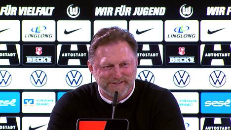 Wolfsburg-Coach Ralph Hasenhüttl findet trotz der vierten Niederlage in Folge einen Lichtblick: Ausgerechnet sein früherer Co-Trainer Zsolt Löw bescherte ihm die Pleite.