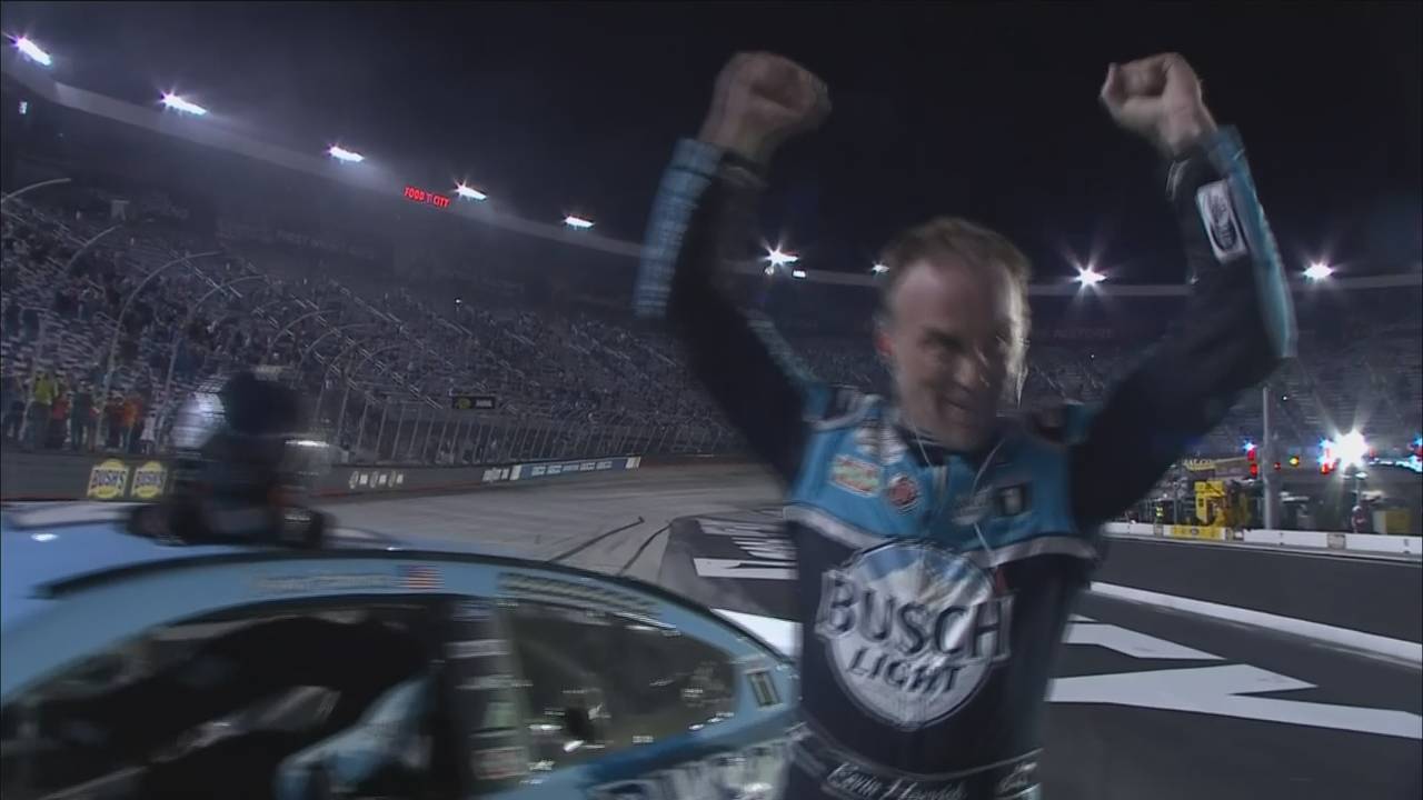 NASCAR: Kevin Harvick gewinnt Playoff Rennen vor Kyle Busch und Erik Jones